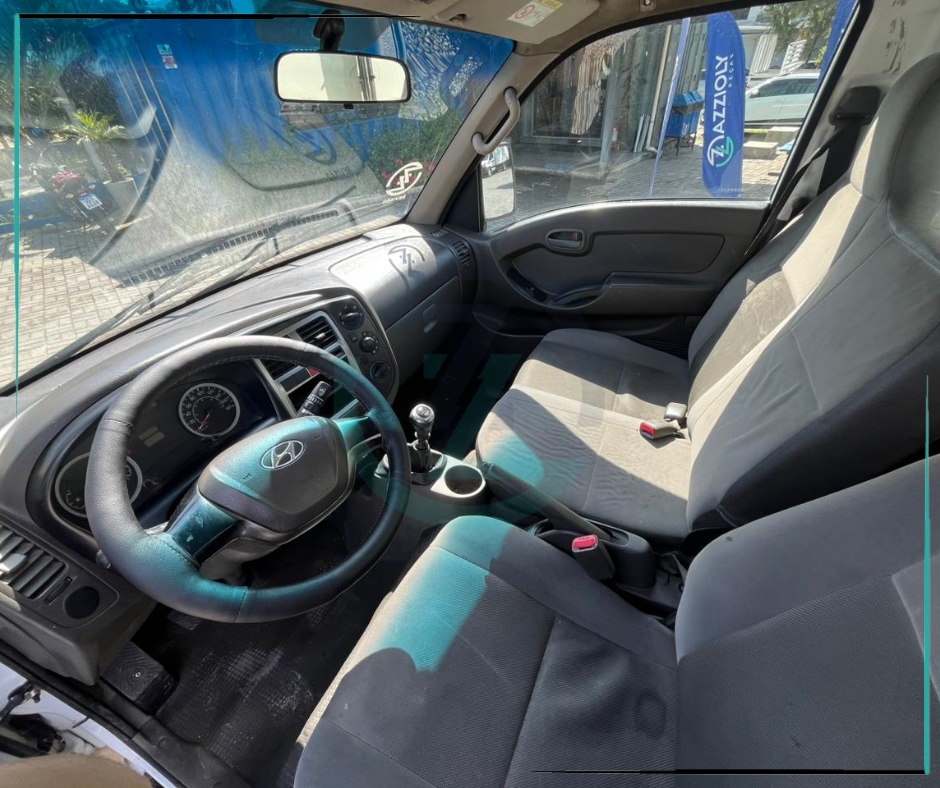 Caminhão HYUNDAI HR Baú Furgão ANO 2019 de Azzioly Caminhões em São Paulo