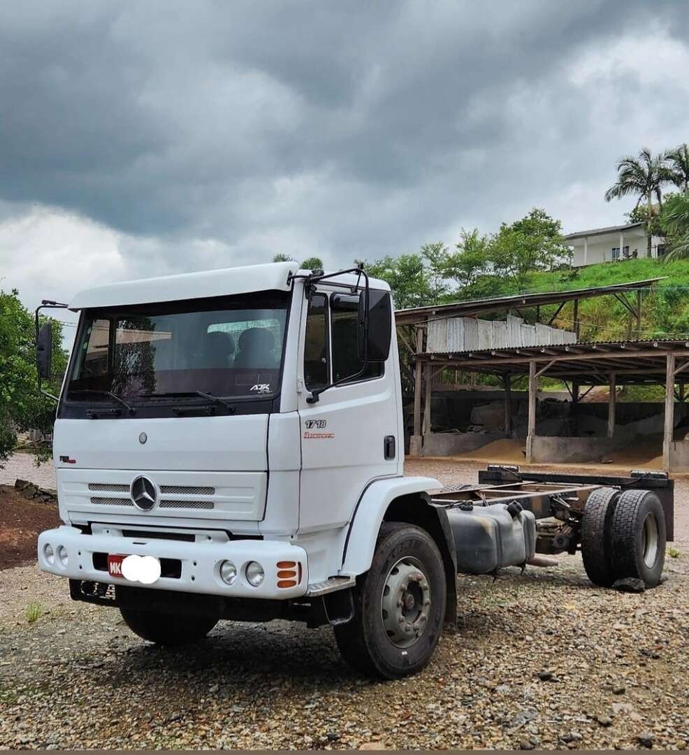 Caminhão MERCEDES BENZ MB 1718 Chassis ANO 2012 de Grudtner Caminhoes na Santa Catarina