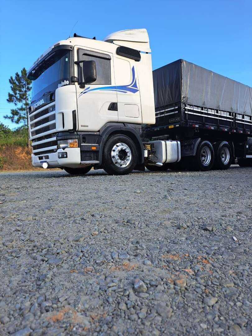 Caminhão SCANIA 380 Conjunto Cavalo + Carreta ANO 2007 de Grudtner Caminhoes na Santa Catarina