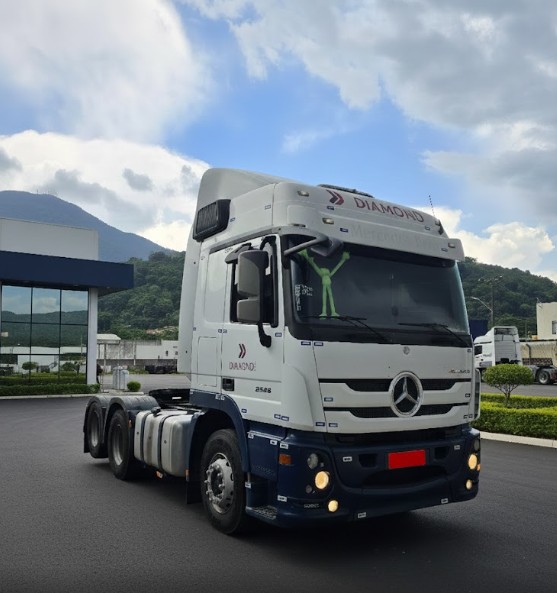 Caminhão MERCEDES BENZ MB 2546 Cavalo Mecânico ANO 2019 de Grudtner Caminhoes na Santa Catarina