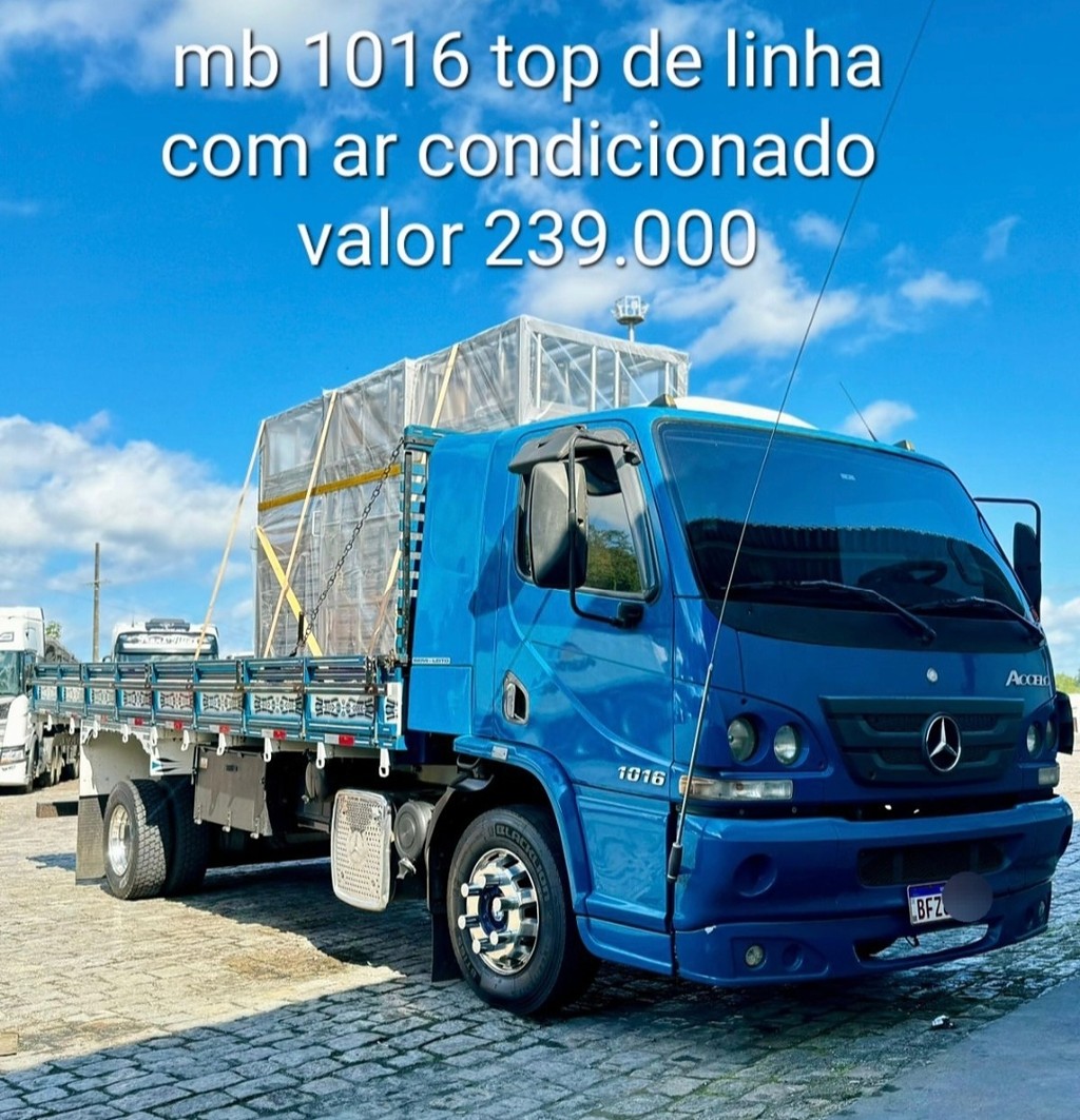 Caminhão MERCEDES BENZ MB 1016 Carga Seca ANO 2012 de Cristhian Caminhões no Paraná