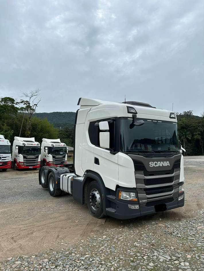 Caminhão SCANIA 360 Cavalo Mecânico ANO 2021 de Transjoi Transportes na Santa Catarina