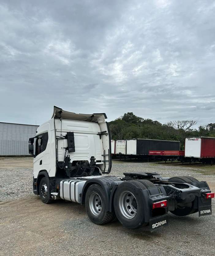 Caminhão SCANIA 360 Cavalo Mecânico ANO 2021 de Transjoi Transportes na Santa Catarina