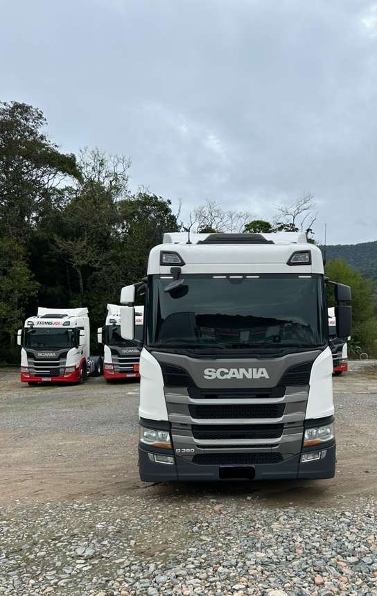 Caminhão SCANIA 360 Cavalo Mecânico ANO 2021 de Transjoi Transportes na Santa Catarina