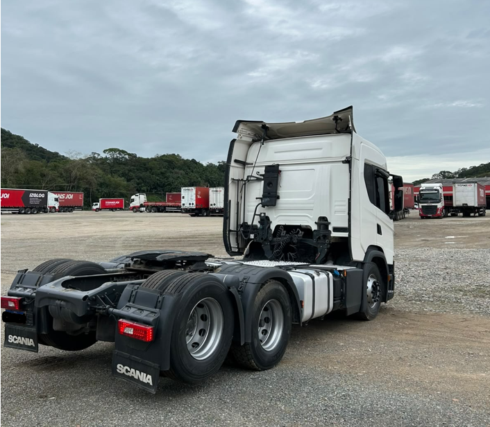 Caminhão SCANIA 360 Cavalo Mecânico ANO 2021 de Transjoi Transportes na Santa Catarina