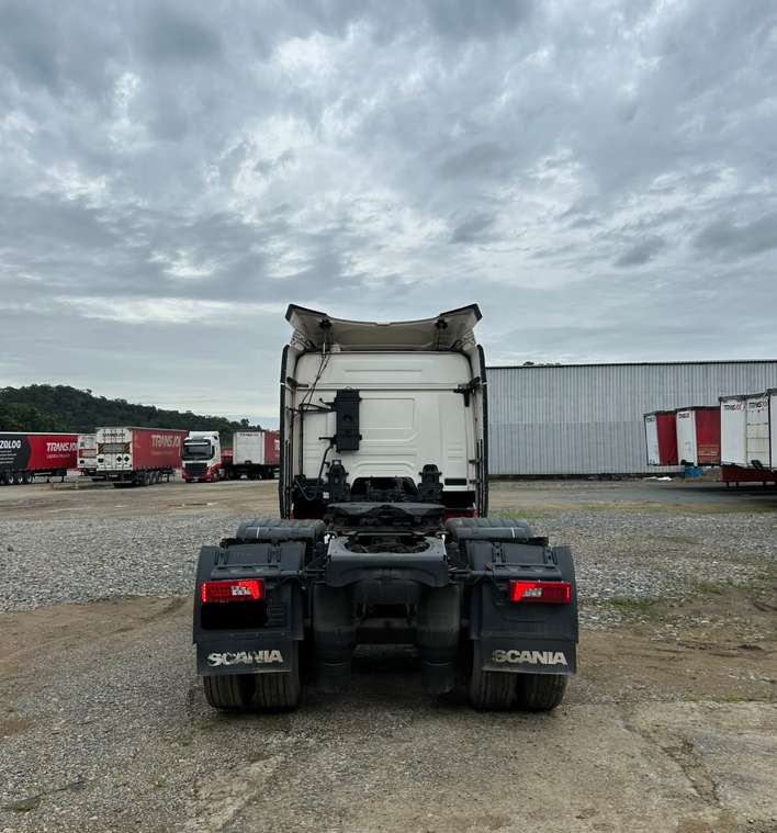 Caminhão SCANIA 360 Cavalo Mecânico ANO 2021 de Transjoi Transportes na Santa Catarina