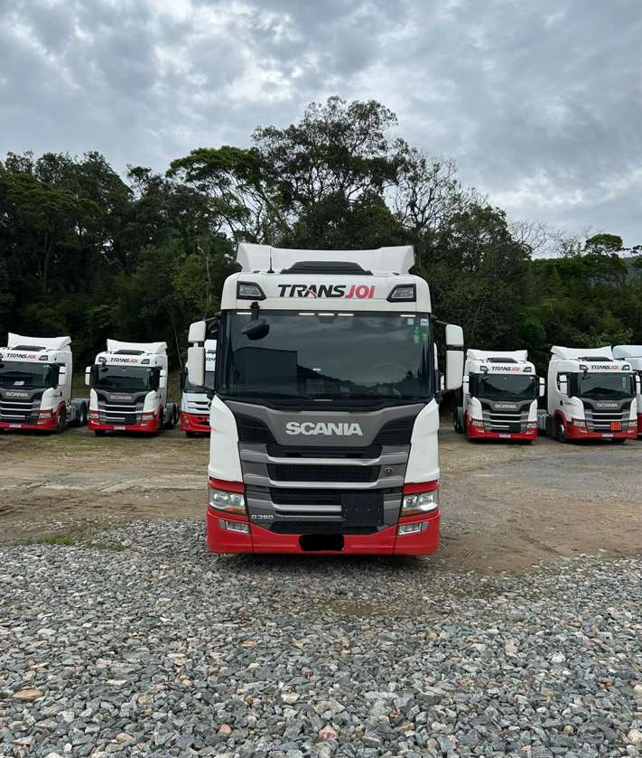 Caminhão SCANIA 360 Cavalo Mecânico ANO 2021 de Transjoi Transportes na Santa Catarina