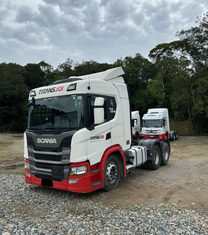 Caminhão SCANIA 360 Cavalo Mecânico ANO 2021 de Transjoi Transportes na Santa Catarina