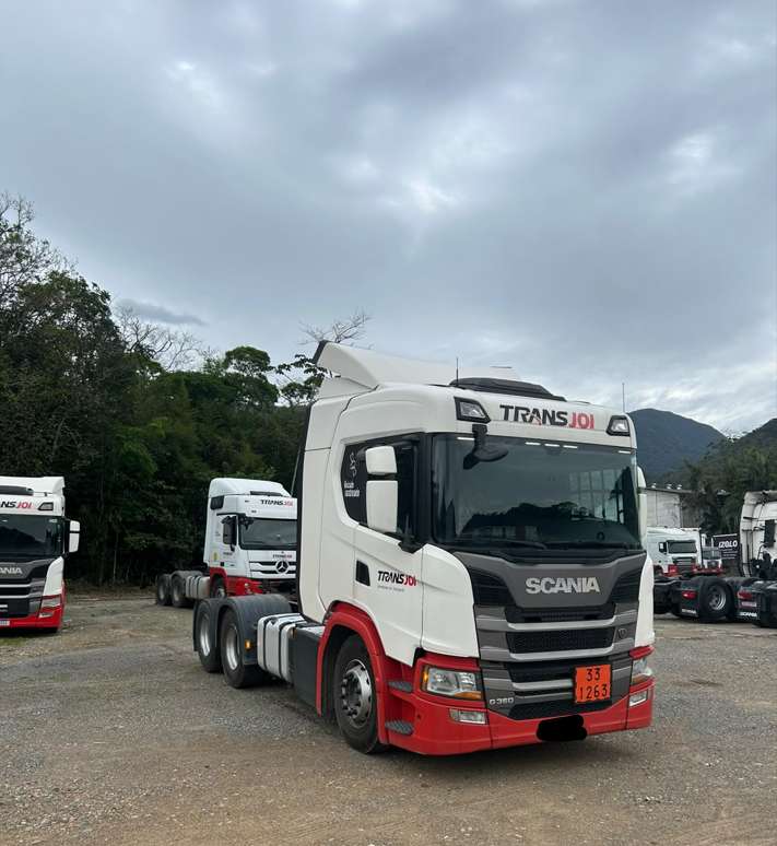 Caminhão SCANIA 360 Cavalo Mecânico ANO 2021 de Transjoi Transportes na Santa Catarina