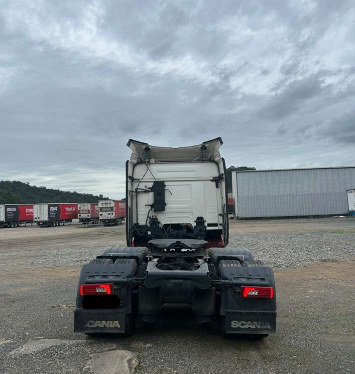 Caminhão SCANIA 360 Cavalo Mecânico ANO 2021 de Transjoi Transportes na Santa Catarina