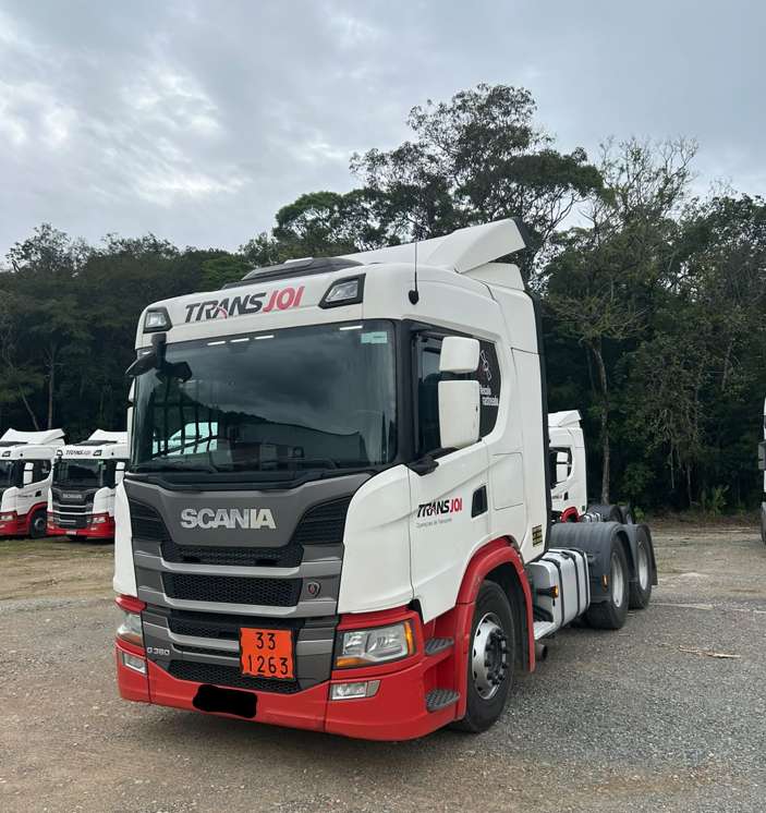 Caminhão SCANIA 360 Cavalo Mecânico ANO 2021 de Transjoi Transportes na Santa Catarina