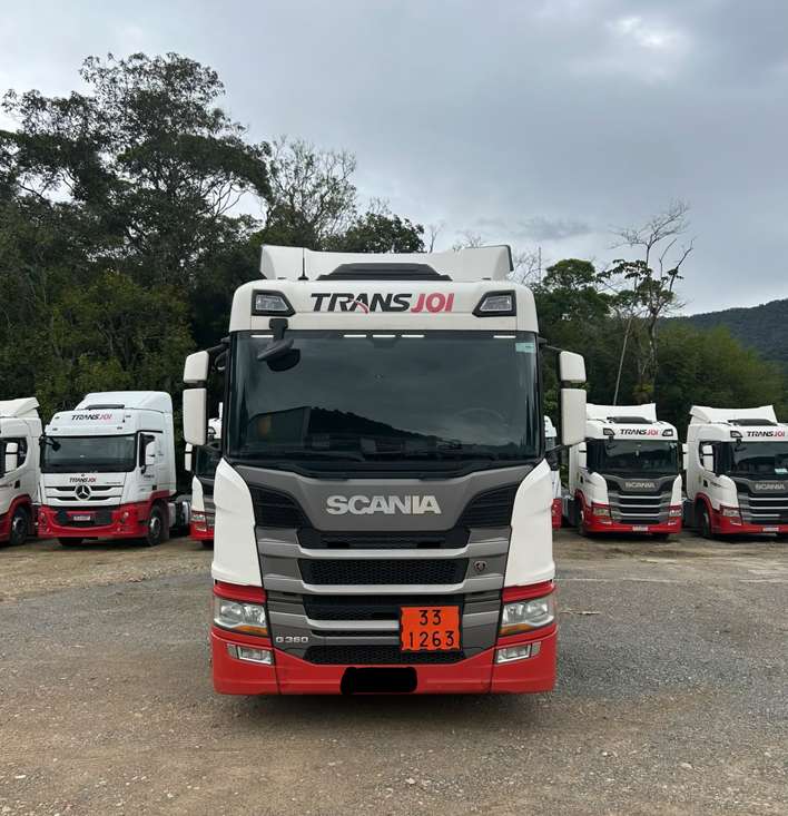 Caminhão SCANIA 360 Cavalo Mecânico ANO 2021 de Transjoi Transportes na Santa Catarina