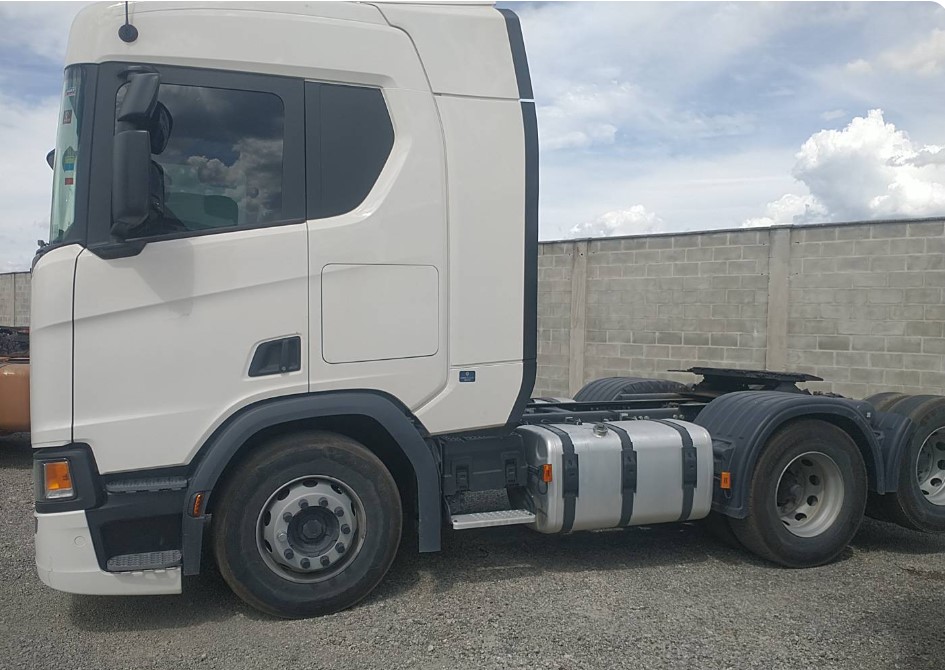 Caminhão SCANIA 450 Chassis ANO 2024 de Thiago Vamos Seminovos em São Paulo