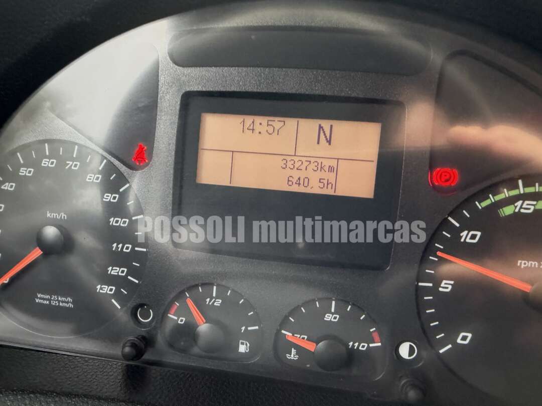 Caminhão IVECO TECTOR 24 320 Chassis ANO 2023 de Possoli Multimarcas no Paraná