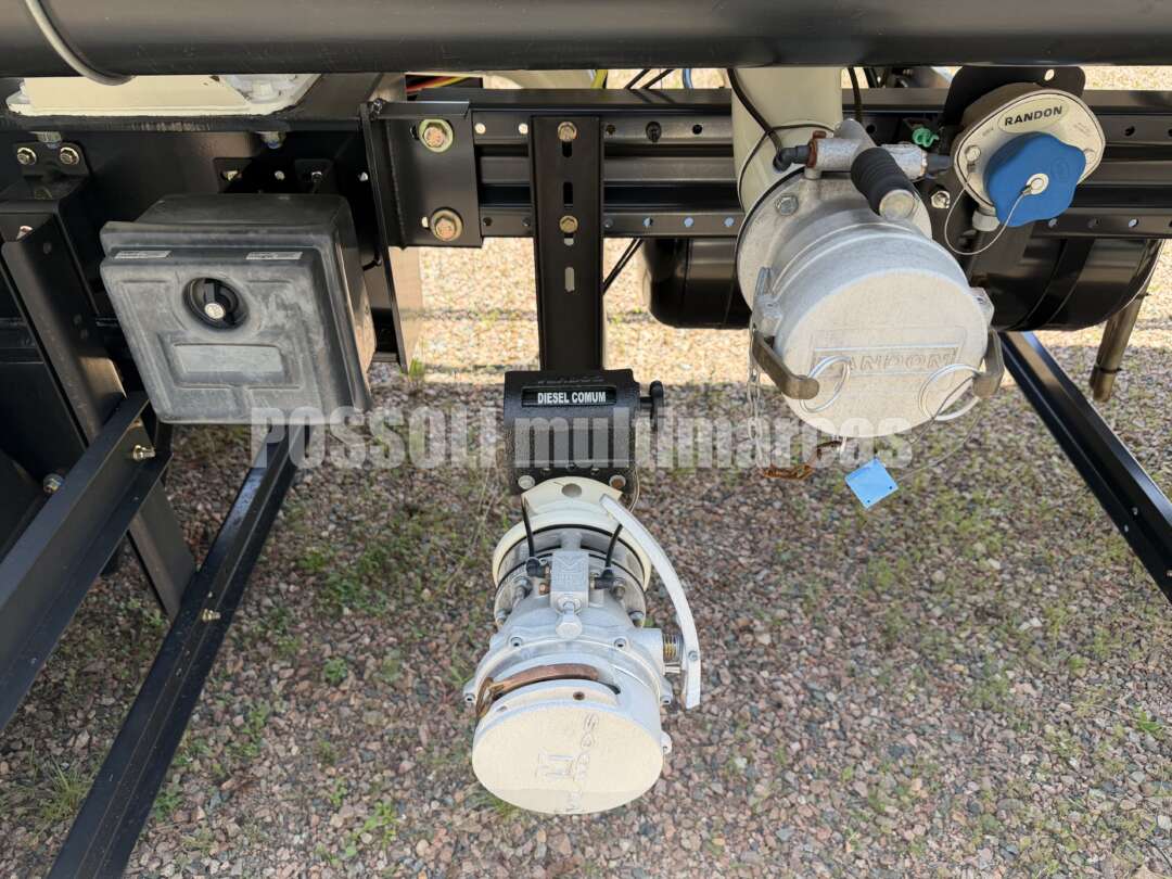 Carreta BITREM 9 EIXOS TANQUE AÇO Randon ANO 2024 9 Eixos de Possoli Multimarcas no Paraná