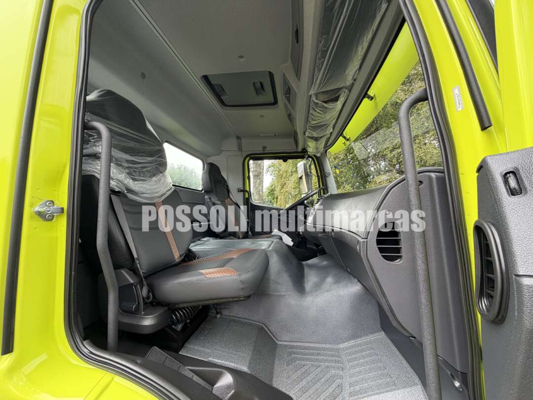 Caminhão MERCEDES BENZ MB 3133 Chassis ANO 2025 de Possoli Multimarcas no Paraná