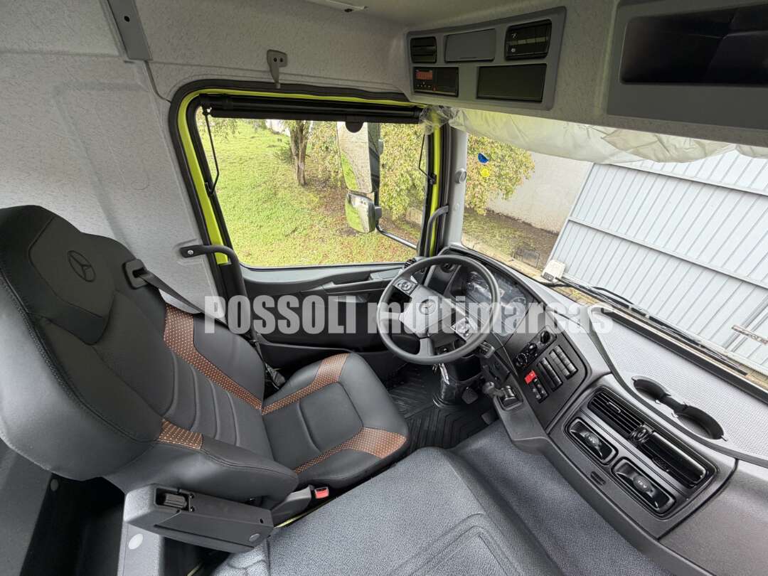 Caminhão MERCEDES BENZ MB 3133 Chassis ANO 2025 de Possoli Multimarcas no Paraná