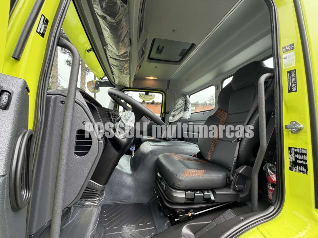 Caminhão MERCEDES BENZ MB 3133 Chassis ANO 2025 de Possoli Multimarcas no Paraná