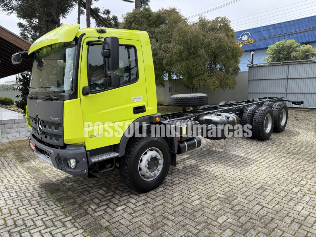 Caminhão MERCEDES BENZ MB 3133 Chassis ANO 2025 de Possoli Multimarcas no Paraná