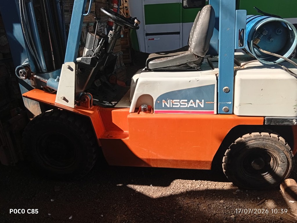 EMPILHADEIRA NISSAN FG40 ANO 2000 de L.A. Ferretti LTDA em São Paulo