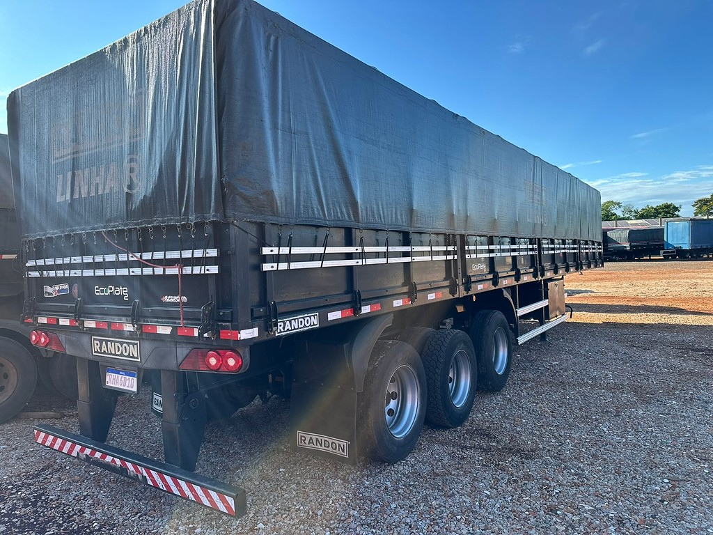 Carreta SEMI-REBOQUE GRANELEIRO Randon ANO 2021 3 Eixos de Puchalski Implementos no Paraná