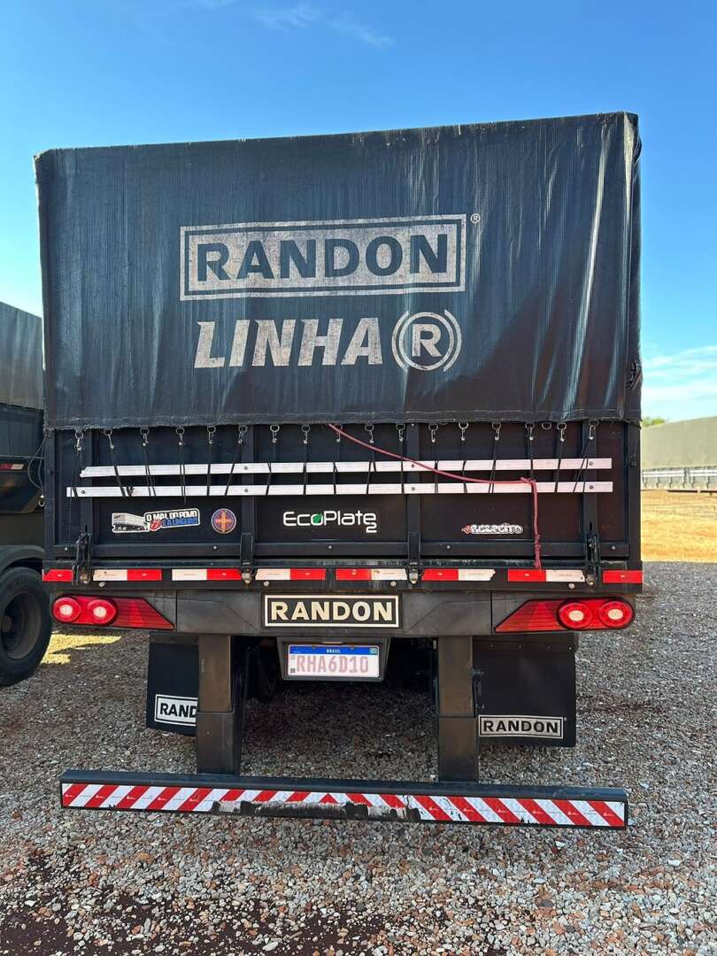 Carreta SEMI-REBOQUE GRANELEIRO Randon ANO 2021 3 Eixos de Puchalski Implementos no Paraná