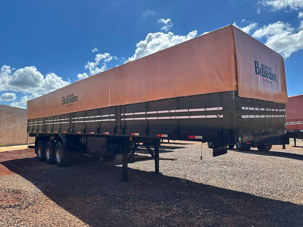 Carreta SEMI-REBOQUE GRANELEIRO Librelato ANO 2010 3 Eixos de Puchalski Implementos no Paraná