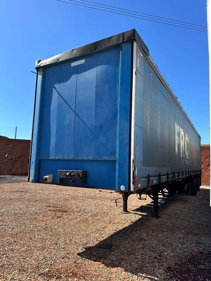 Carreta SEMI-REBOQUE BAU SIDER Rodofort ANO 2013 1+1+1 Vanderleia de Puchalski Implementos no Paraná