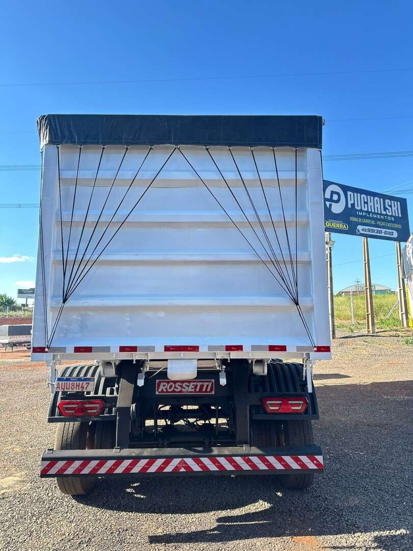 Carreta SEMI-REBOQUE BASCULANTE Rosseti ANO 2012 3 Eixos de Puchalski Implementos no Paraná