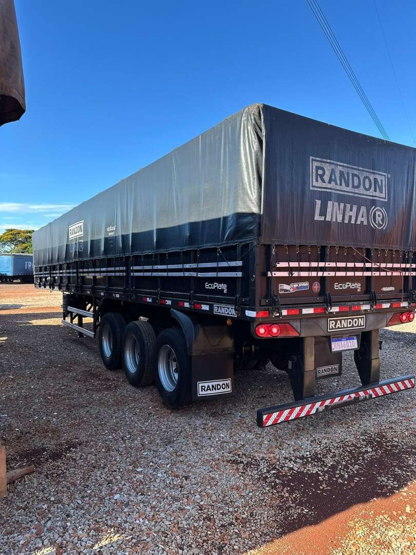 Carreta SEMI-REBOQUE GRANELEIRO Randon ANO 2021 3 Eixos de Puchalski Implementos no Paraná