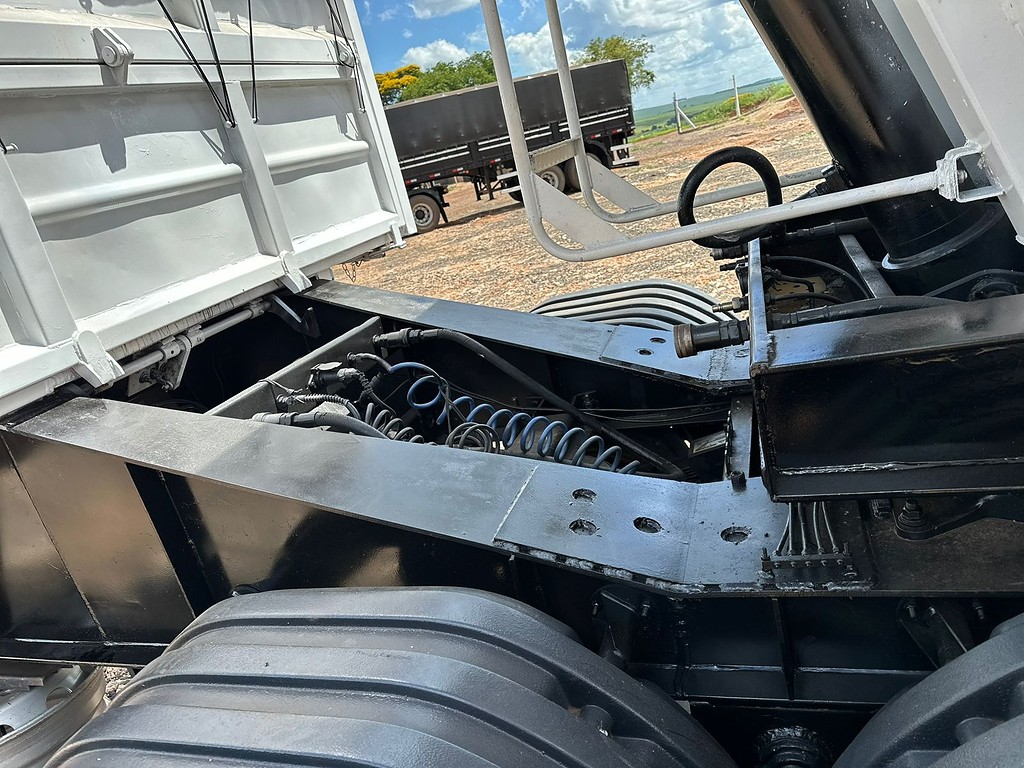 Carreta BITREM CACAMBA Noma ANO 2011 4 Eixos de Puchalski Implementos no Paraná