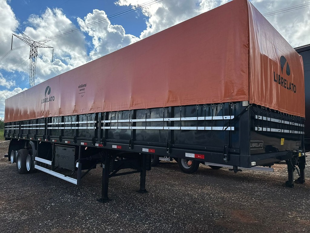 Carreta SEMI-REBOQUE GRANELEIRO Librelato ANO 2021 3 Eixos de Puchalski Implementos no Paraná