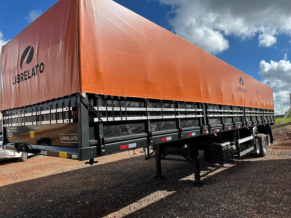 Carreta SEMI-REBOQUE GRANELEIRO Librelato ANO 2021 3 Eixos de Puchalski Implementos no Paraná