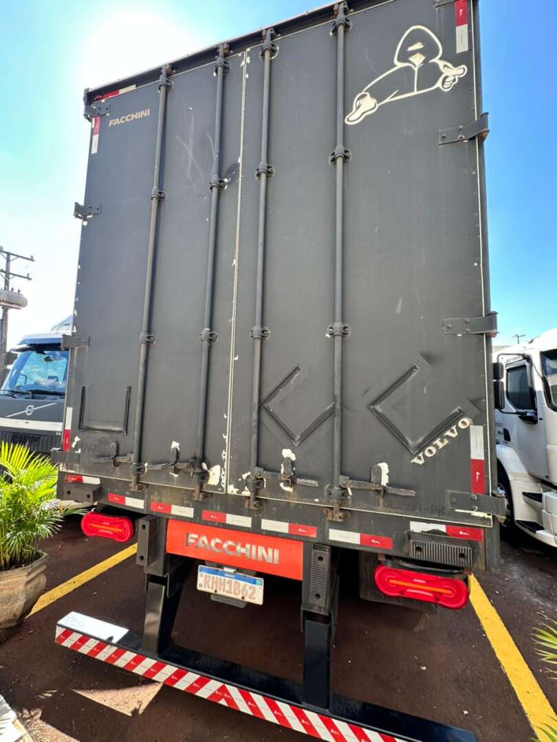 Carreta SEMI-REBOQUE BAU SIDER Facchini ANO 2021 1+1+1 Vanderleia de Puchalski Implementos no Paraná