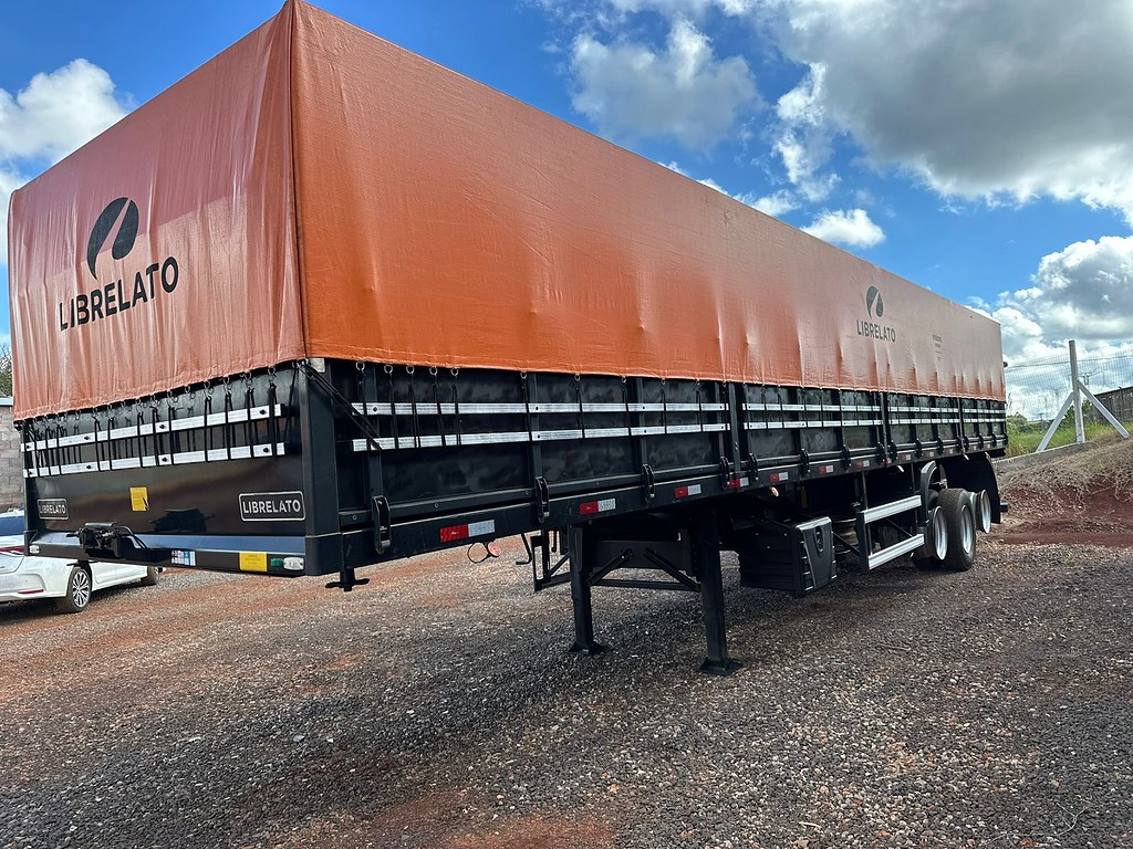 Carreta SEMI-REBOQUE GRANELEIRO Librelato ANO 2021 3 Eixos de Puchalski Implementos no Paraná