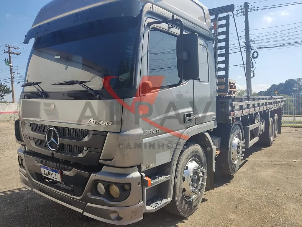 Caminhão MERCEDES BENZ MB 2426 Carroceria ANO 2013 de Alpavi Com Auto Peças e Acessórios Ltda Me em São Paulo