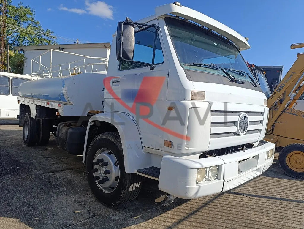 Caminhão VOLKSWAGEN VW 13160 Tanque Pipa ANO 2001 de Alpavi Com Auto Peças e Acessórios Ltda Me em São Paulo