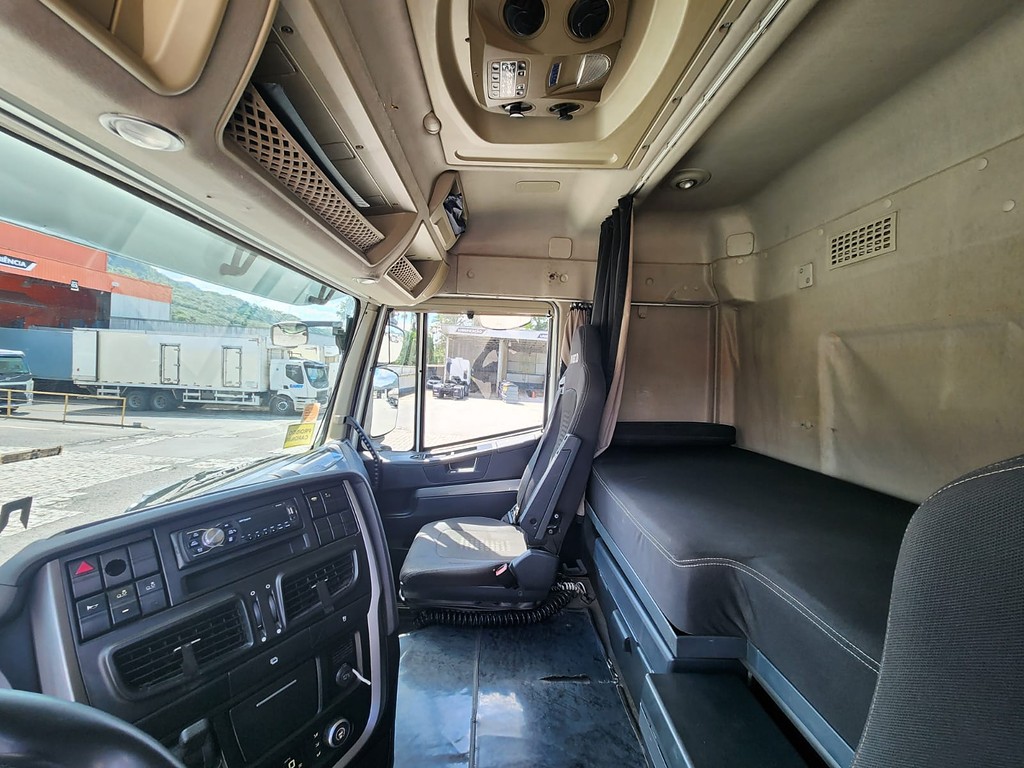 Caminhão IVECO STRALIS 440 Cavalo Mecânico ANO 2016 de Agricopel Comercio de Derivados de Petróleo LTDA na Santa Catarina