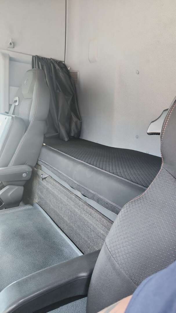 Caminhão MERCEDES BENZ MB 2546 Cavalo Mecânico ANO 2020 de Agricopel Comercio de Derivados de Petróleo LTDA na Santa Catarina