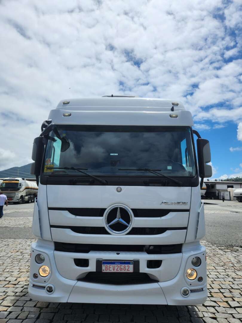 Caminhão MERCEDES BENZ MB 2651 Cavalo Mecânico ANO 2020 de Agricopel Comercio de Derivados de Petróleo LTDA na Santa Catarina