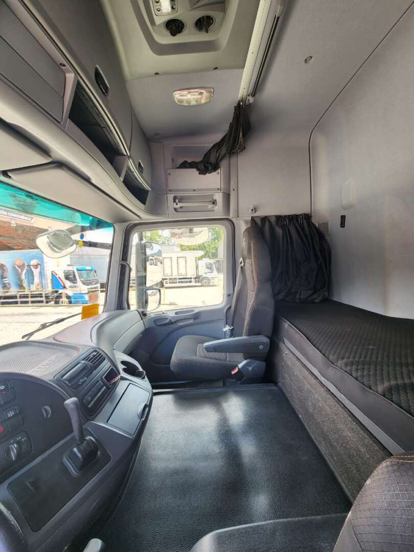 Caminhão MERCEDES BENZ MB 2651 Cavalo Mecânico ANO 2020 de Agricopel Comercio de Derivados de Petróleo LTDA na Santa Catarina