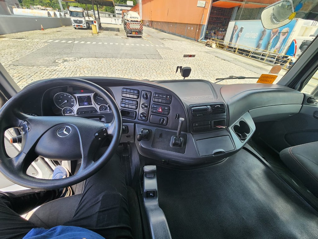 Caminhão MERCEDES BENZ MB 2651 Cavalo Mecânico ANO 2020 de Agricopel Comercio de Derivados de Petróleo LTDA na Santa Catarina