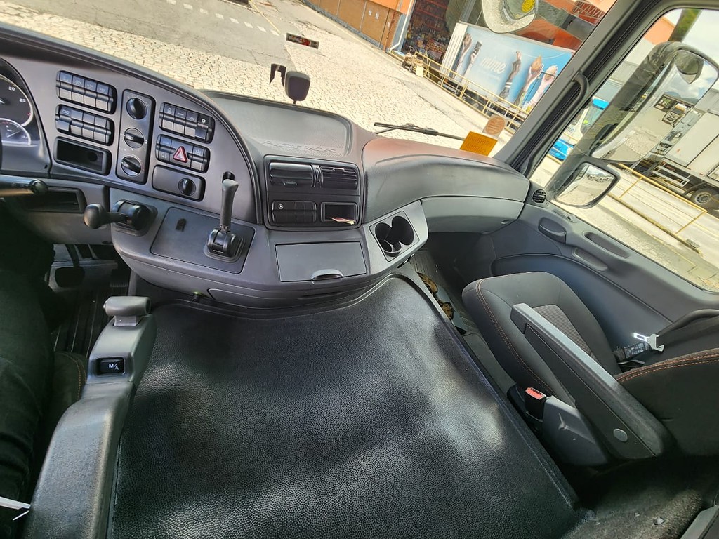 Caminhão MERCEDES BENZ MB 2651 Cavalo Mecânico ANO 2020 de Agricopel Comercio de Derivados de Petróleo LTDA na Santa Catarina