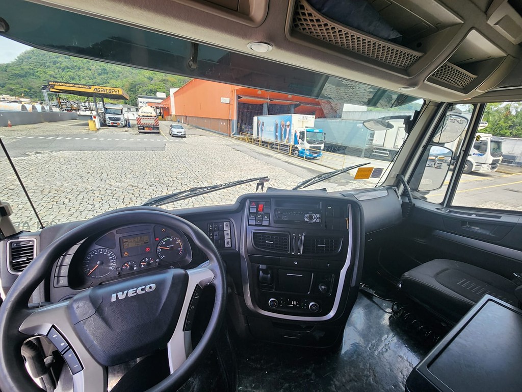 Caminhão IVECO HI WAY 440 Cavalo Mecânico ANO 2016 de Agricopel Comercio de Derivados de Petróleo LTDA na Santa Catarina