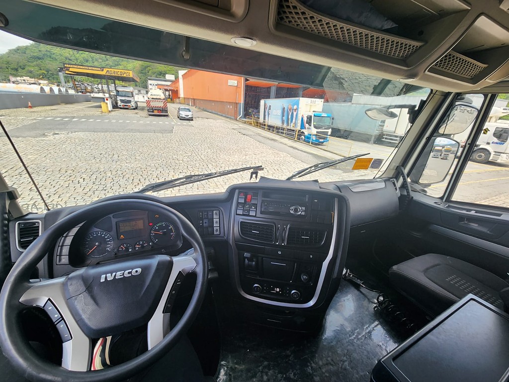 Caminhão IVECO HI WAY 440 Cavalo Mecânico ANO 2016 de Agricopel Comercio de Derivados de Petróleo LTDA na Santa Catarina