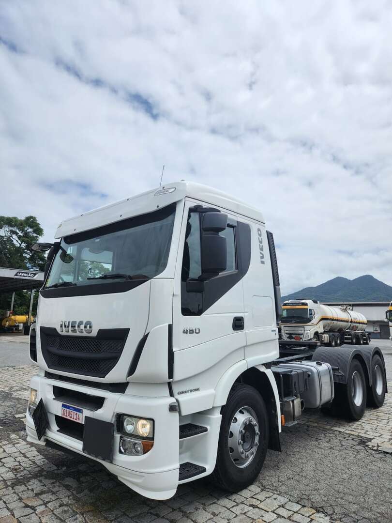 Caminhão IVECO STRALIS 800S48TZ Cavalo Mecânico ANO 2016 de Agricopel Comercio de Derivados de Petróleo LTDA na Santa Catarina