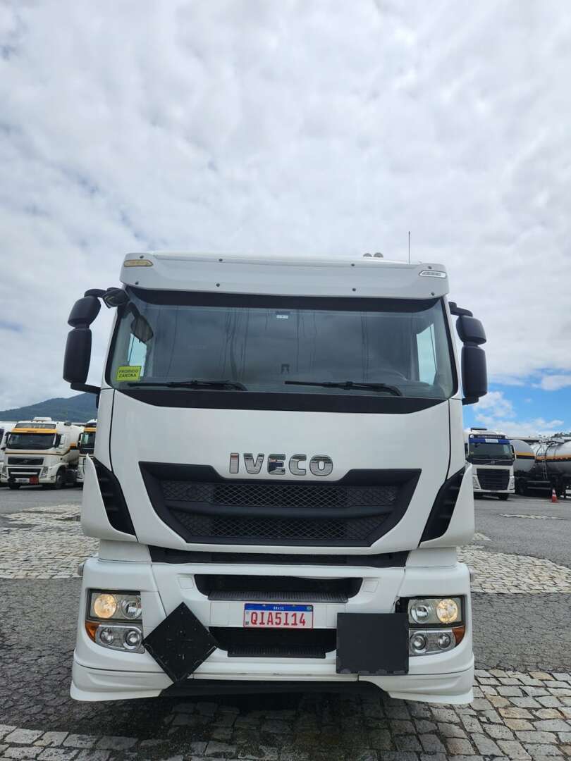 Caminhão IVECO STRALIS 800S48TZ Cavalo Mecânico ANO 2016 de Agricopel Comercio de Derivados de Petróleo LTDA na Santa Catarina