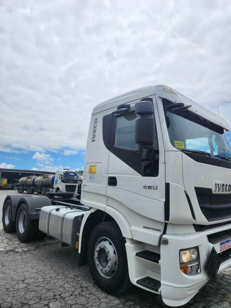 Caminhão IVECO STRALIS 800S48TZ Cavalo Mecânico ANO 2016 de Agricopel Comercio de Derivados de Petróleo LTDA na Santa Catarina