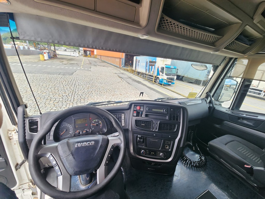 Caminhão IVECO STRALIS 800S48TZ Cavalo Mecânico ANO 2016 de Agricopel Comercio de Derivados de Petróleo LTDA na Santa Catarina