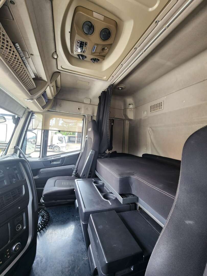 Caminhão IVECO STRALIS 800S48TZ Cavalo Mecânico ANO 2016 de Agricopel Comercio de Derivados de Petróleo LTDA na Santa Catarina